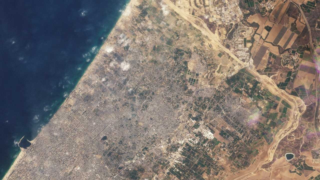 Gazze'nin kuzeyindeki yıkım uydu görüntülerinde