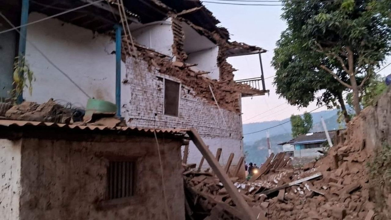 Nepal'de deprem: Ölü sayısı 157'ye yükseldi
