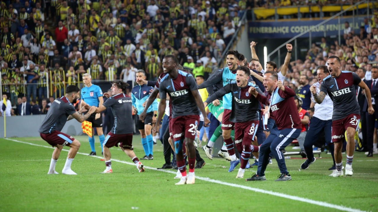 Trabzonspor, Fenerbahçe'yi Kadıköy'de 3-2 mağlup etti