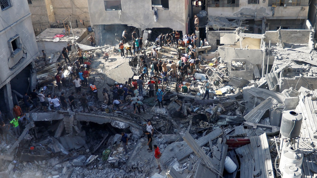 Gazze'de yaşayanların yüzde 70'i yerinden oldu: Her 1 kilometreye 82 ton patlayıcı düşüyor