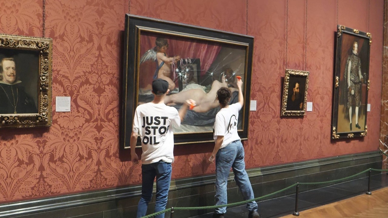 'Just Stop Oil' üyeleri National Gallery'de sergilenen tablonun koruyucu camını kırdı
