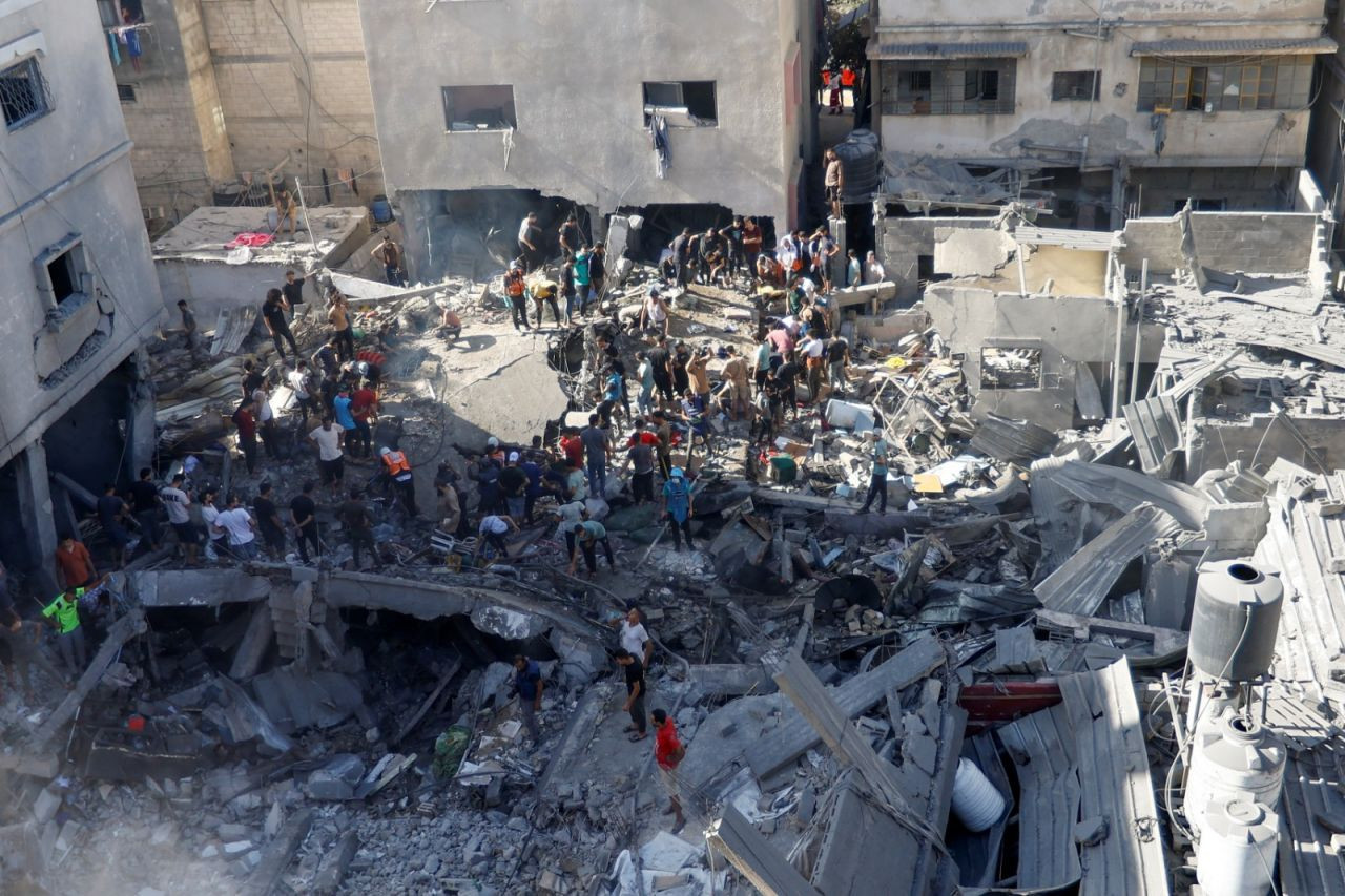 Gazze'de yaşayanların yüzde 70'i yerinden oldu: Her 1 kilometreye 82 ton patlayıcı düşüyor - Sayfa 4