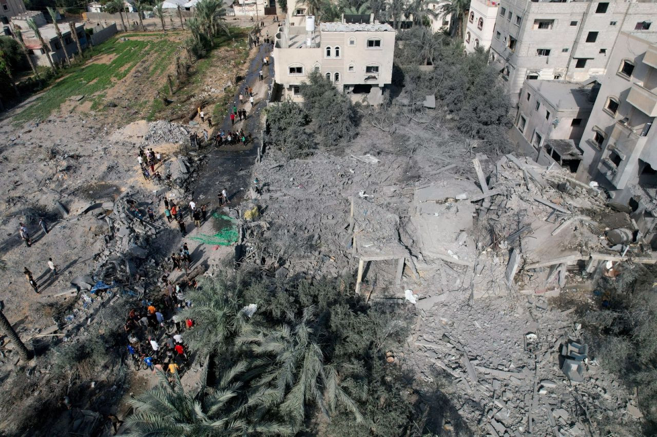 Gazze'de yaşayanların yüzde 70'i yerinden oldu: Her 1 kilometreye 82 ton patlayıcı düşüyor - Sayfa 1