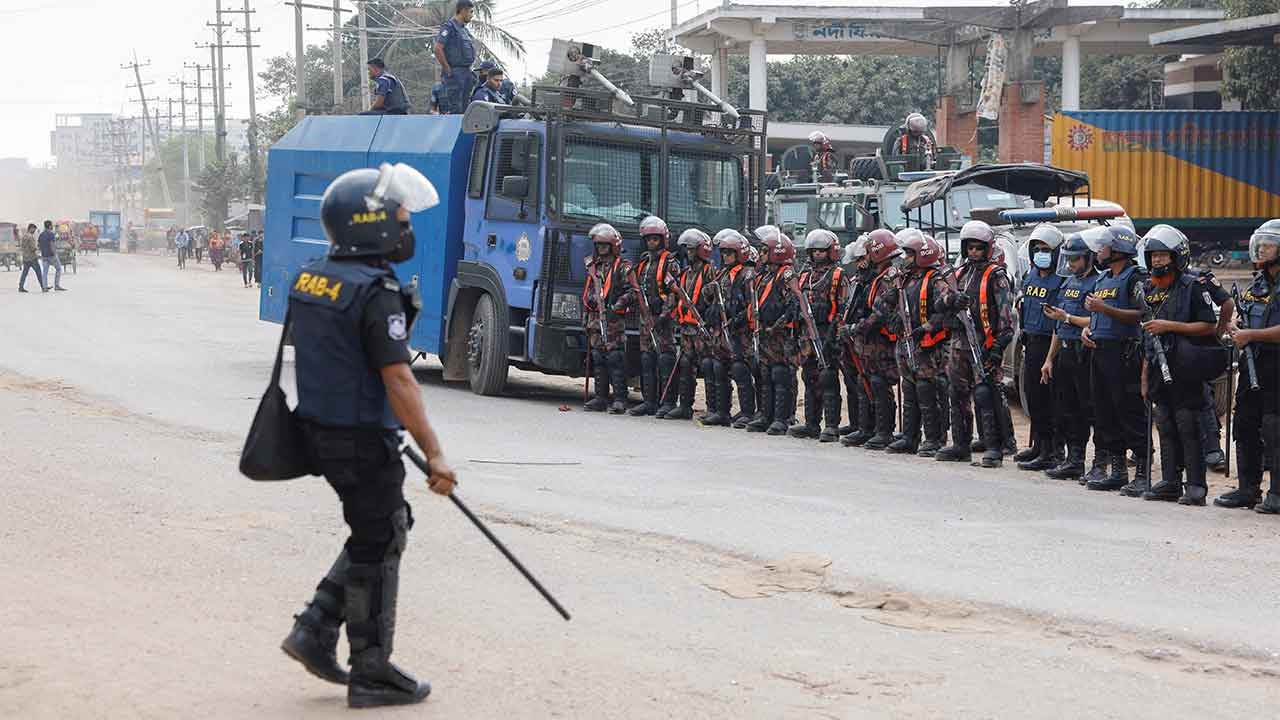 Bangladeş'te tekstil işçilerinin eylemine polis saldırısı: 1 işçi öldü