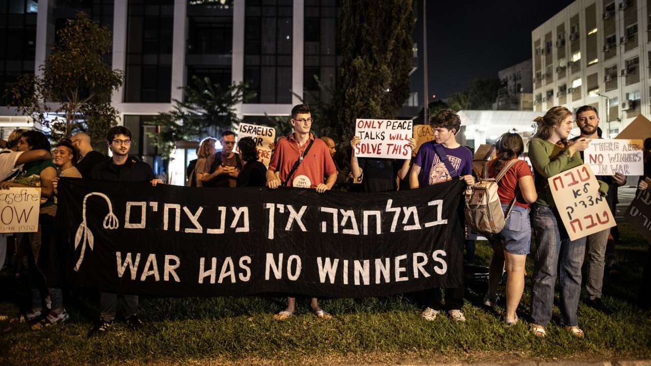 Gazze'de ateşkes isteyen İsrailliler gösteri düzenledi