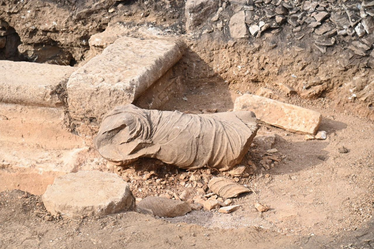 Mersin'deki Anemurium Antik Kenti'nde kadın heykeli bulundu - Sayfa 2