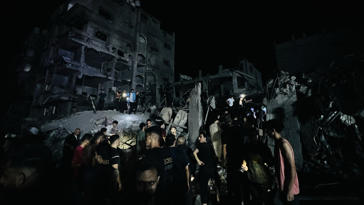 İsrail Cibaliye'de 12 evi bombaladı: En az 31 ölü