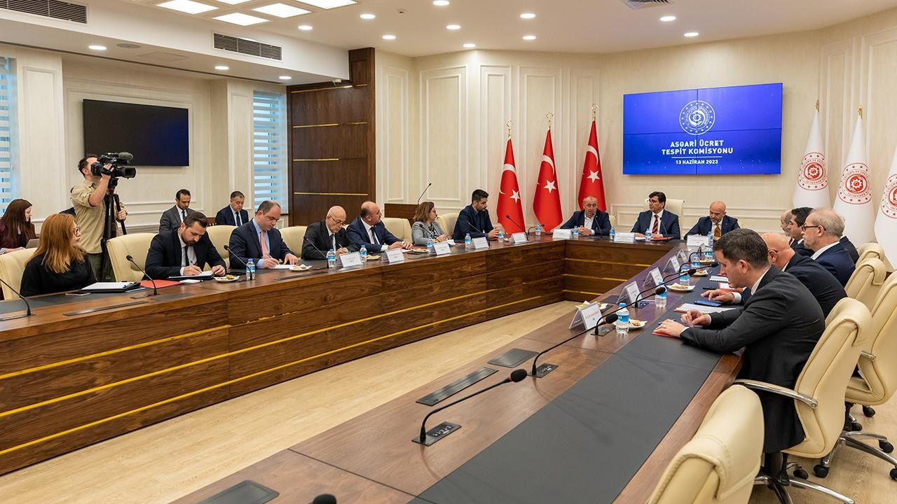 Türk-İş, asgari ücret görüşmelerine 4 işçiyle katılacak