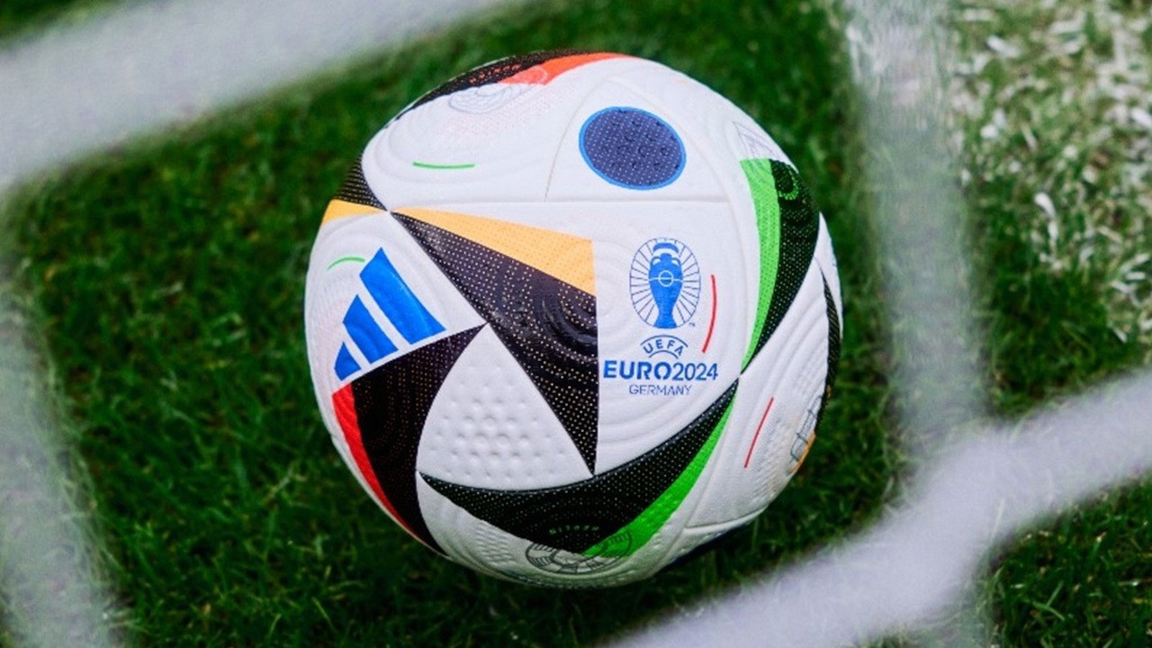 EURO 2024'ün resmi maç topu tanıtıldı: 'Fussballliebe'