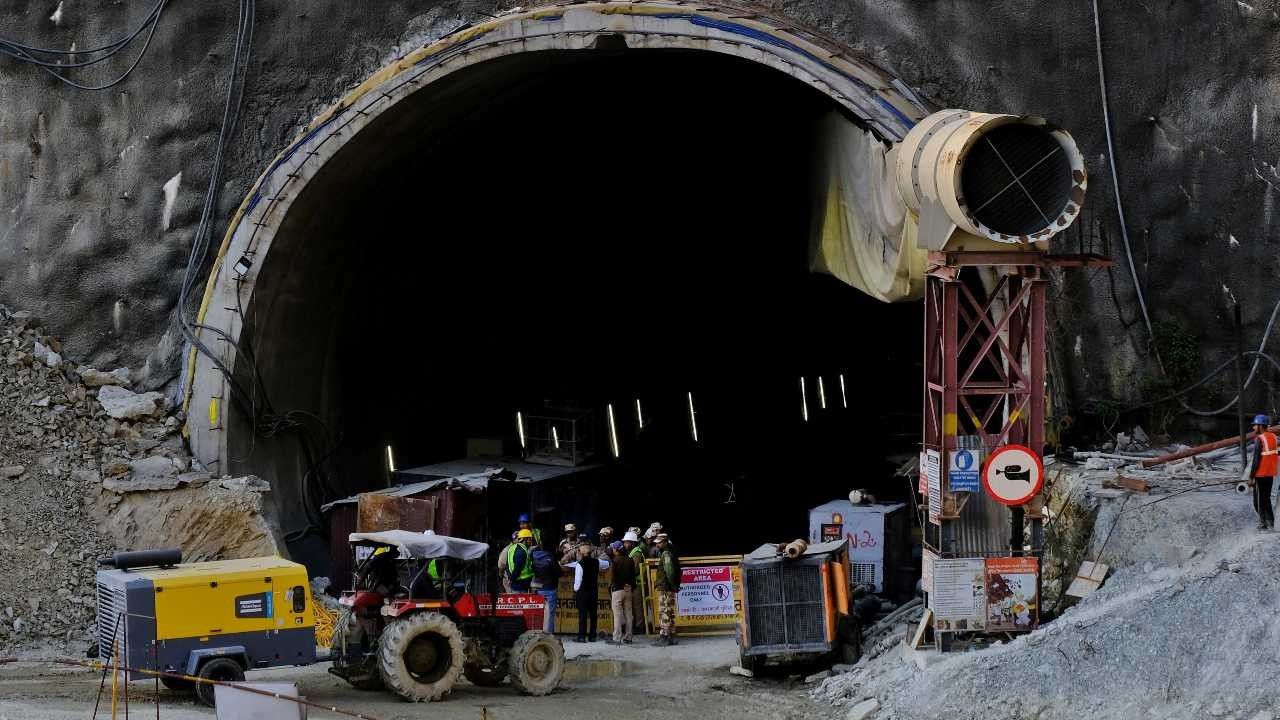 41 işçi tünelde mahsur: Sondaj makinesi zarar gördü, çalışmalar durdu