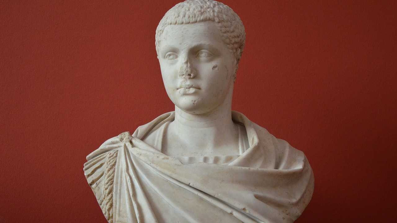 'Lord değil hanımefendiyim’: Roma’nın trans imparatoru için müzeden güncelleme