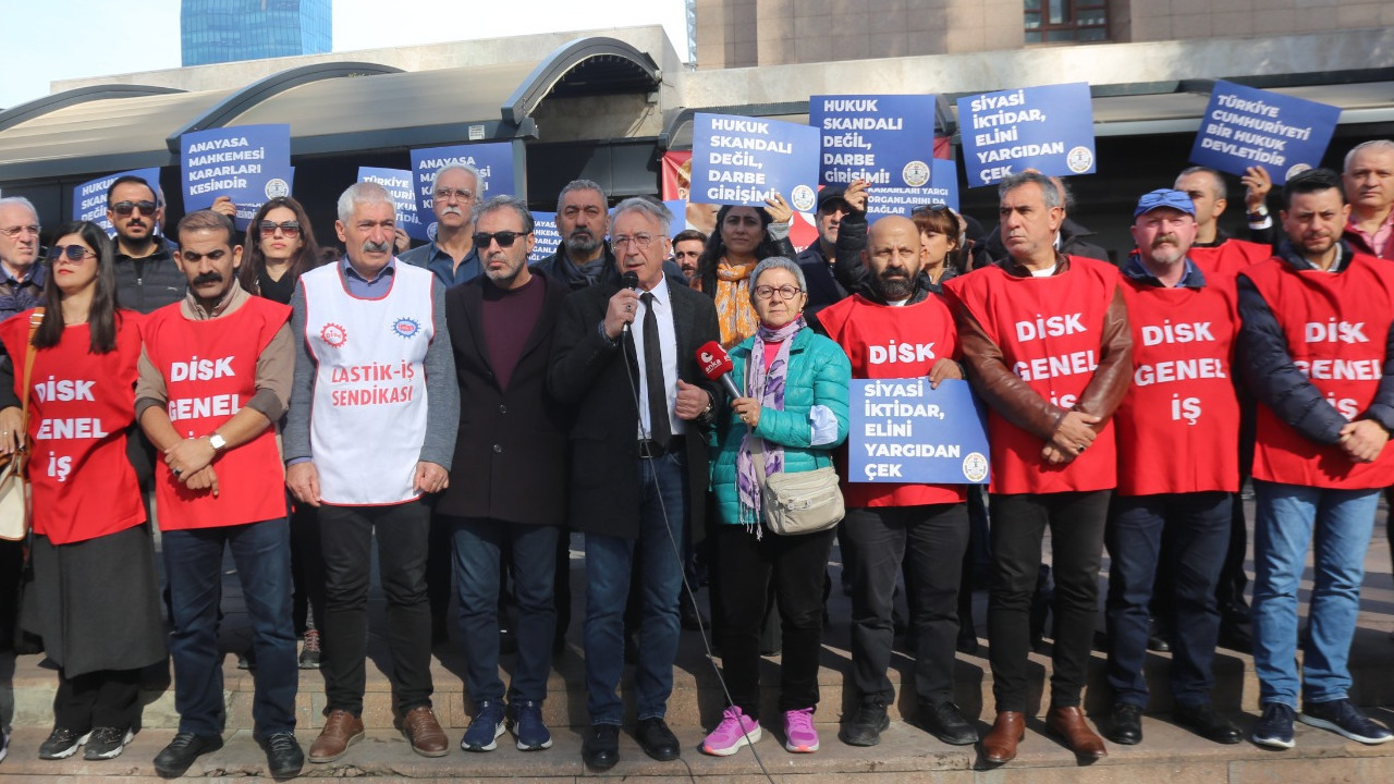 İzmir'de 'Demokrasi Yürüyüşü' öncesi adalet nöbeti eylemi