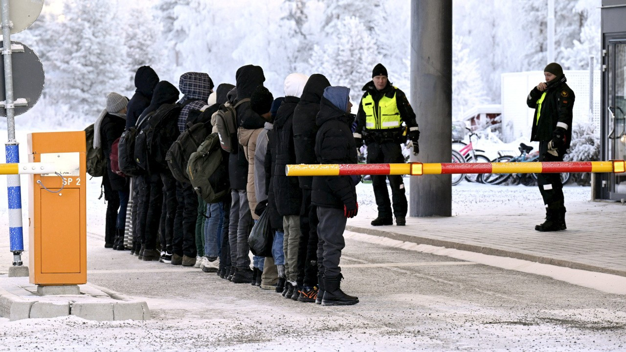 Finlandiya, Rusya sınırını bariyerlerle kapatıyor