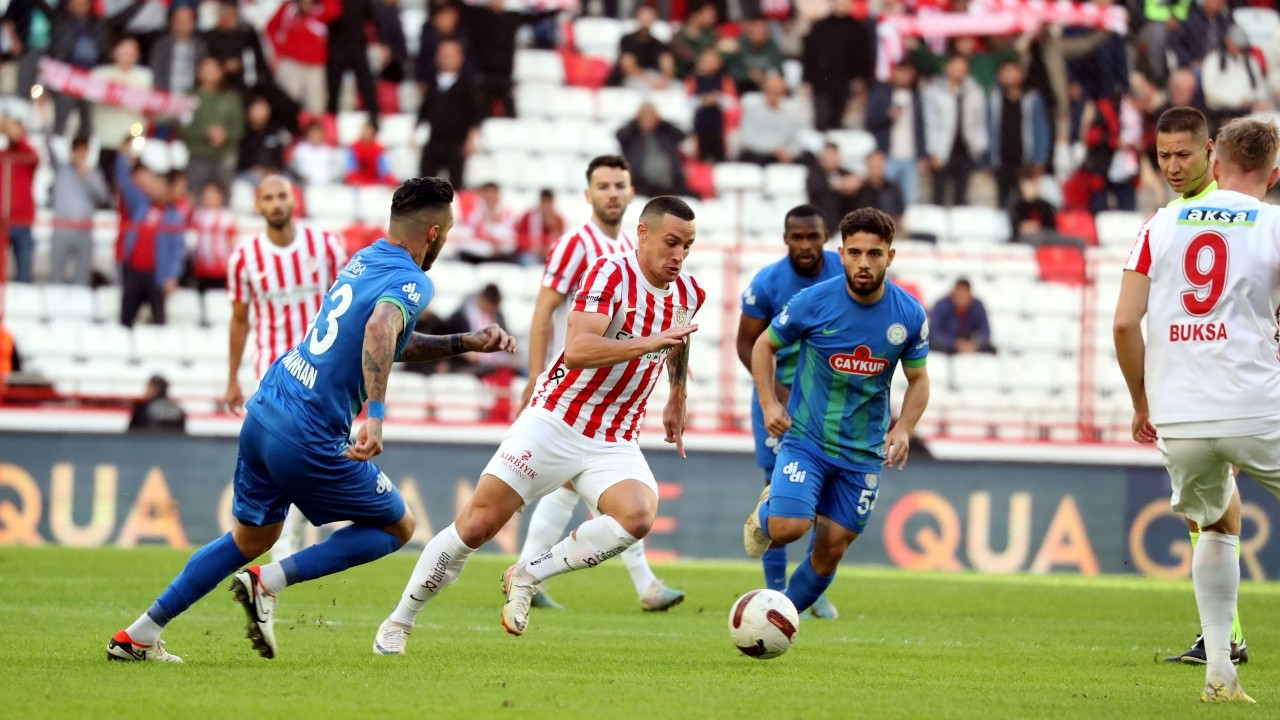 Antalyaspor-Rizespor mücadelesinden gol sesi çıkmadı
