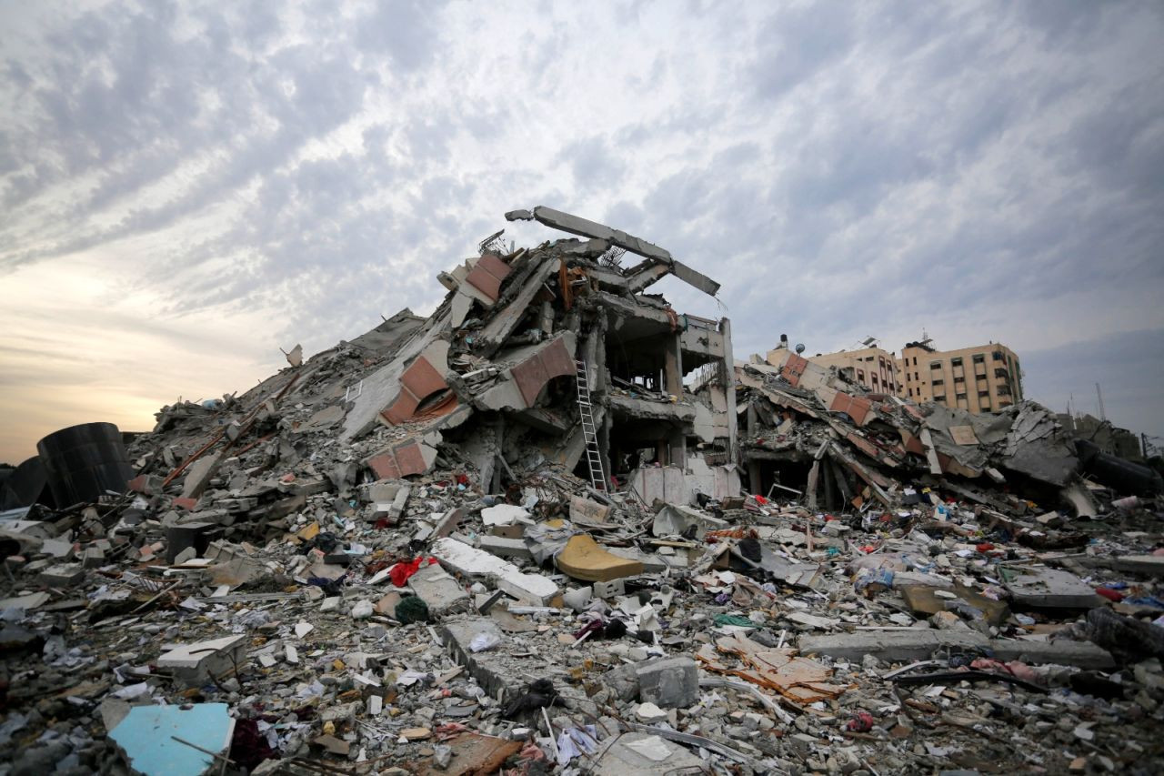 Anlaşmanın 3. gününde İsrail'in saldırıları sürüyor: Gazze'deki yıkım havadan görüntülendi - Sayfa 1