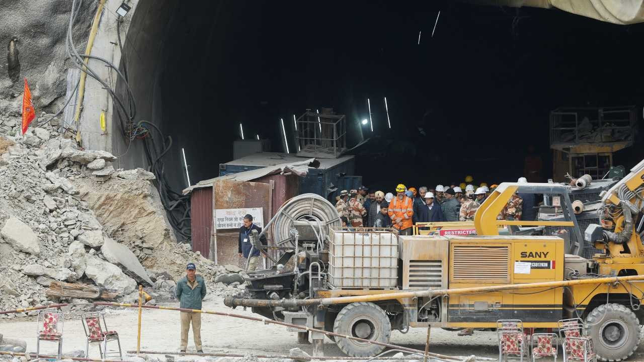 Tünelde mahsur kalan 41 işçiyi 'fare madenciler' kurtarmaya çalışacak