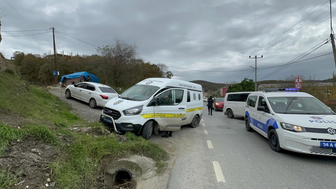Arnavutköy'de üzerinde kurşun izleri bulunan otomobil bulundu: Esenler saldırısı şüphesi