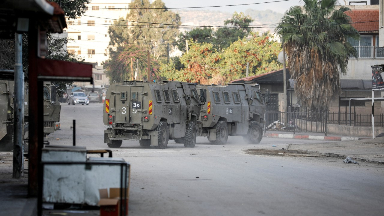 İsrail ordusu, Cenin Mülteci Kampı ile 3 hastaneyi kuşattı