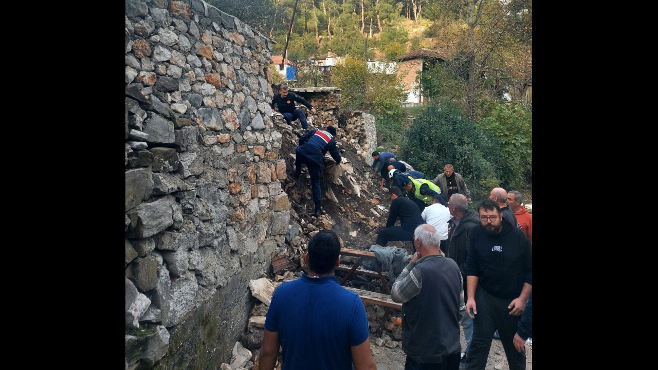 Antalya'da istinat duvarı çöktü: 1 çocuk öldü