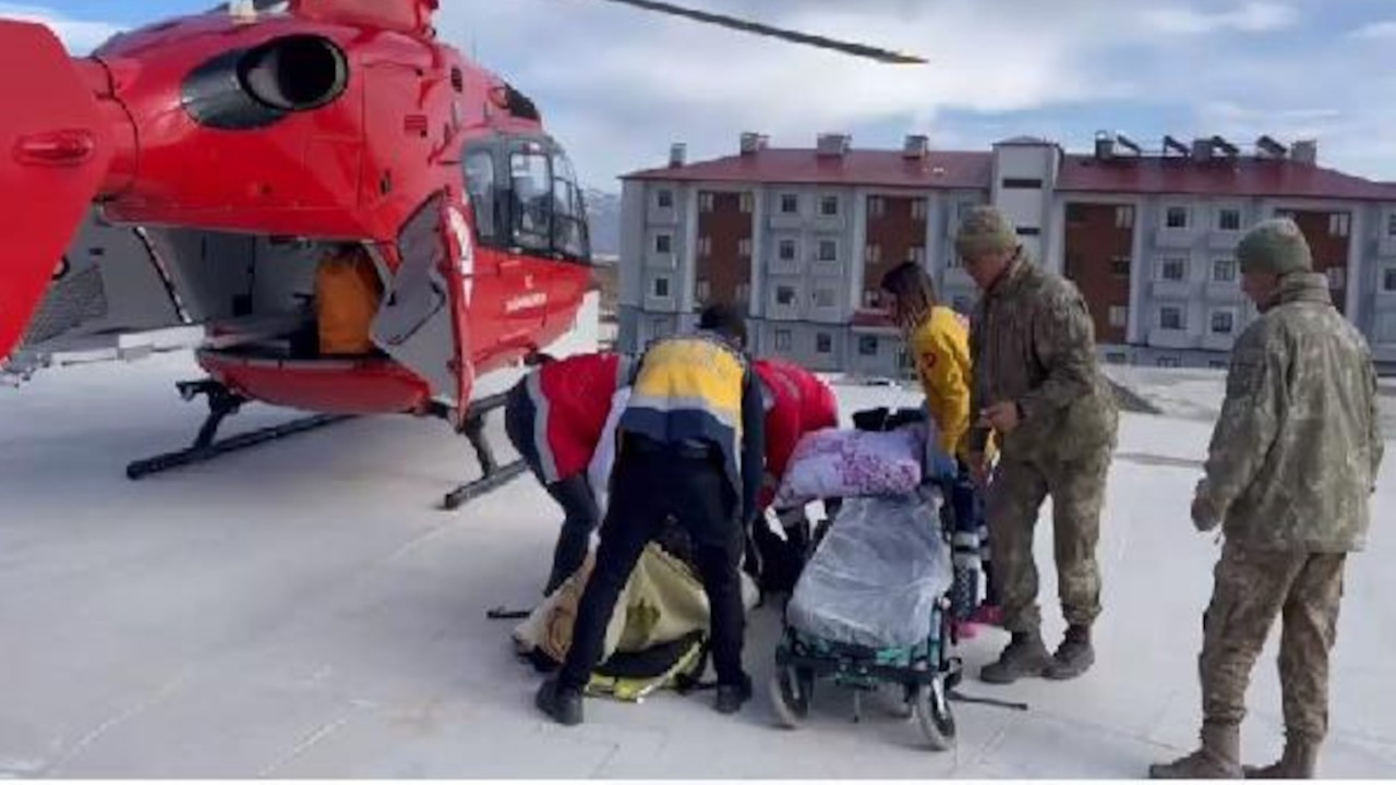 78 yaşındaki hasta ambulans helikopterle hastaneye yetiştirildi