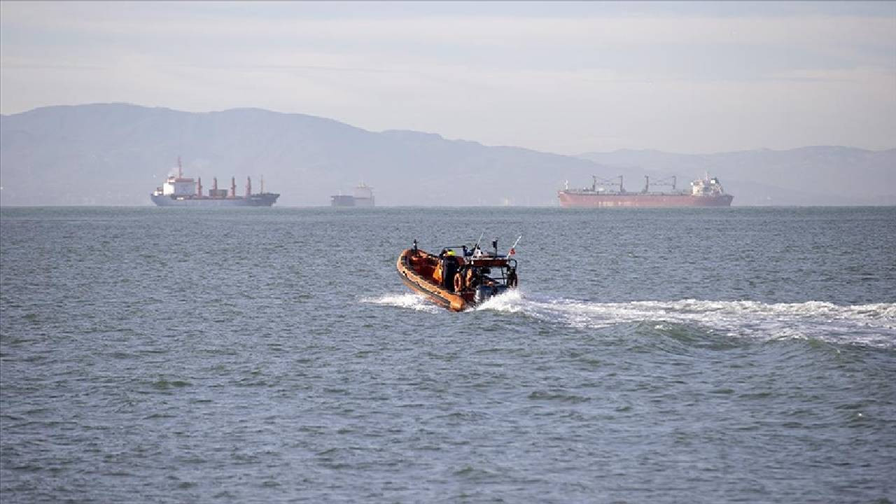 Zonguldak'ta batan geminin kayıp personelini arama çalışmaları sürüyor