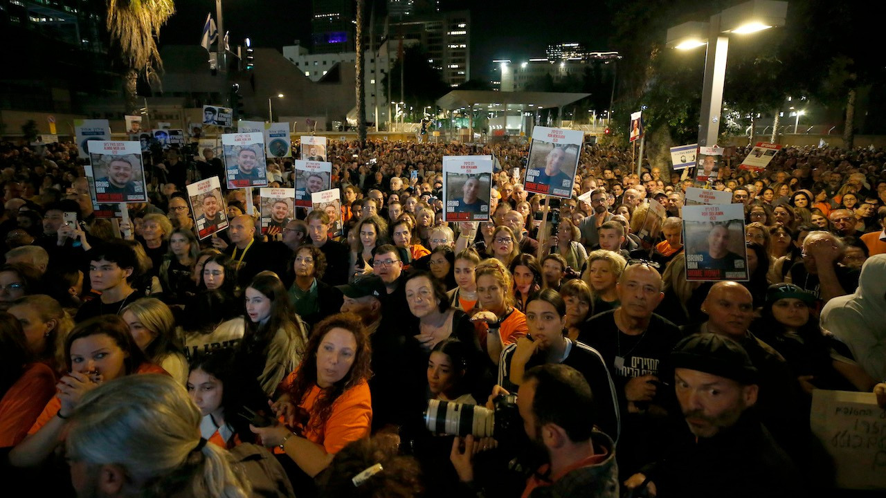 Rehine aileleri Tel Aviv'de toplandı: 'Hükümete baskı yapmak için buradayız'