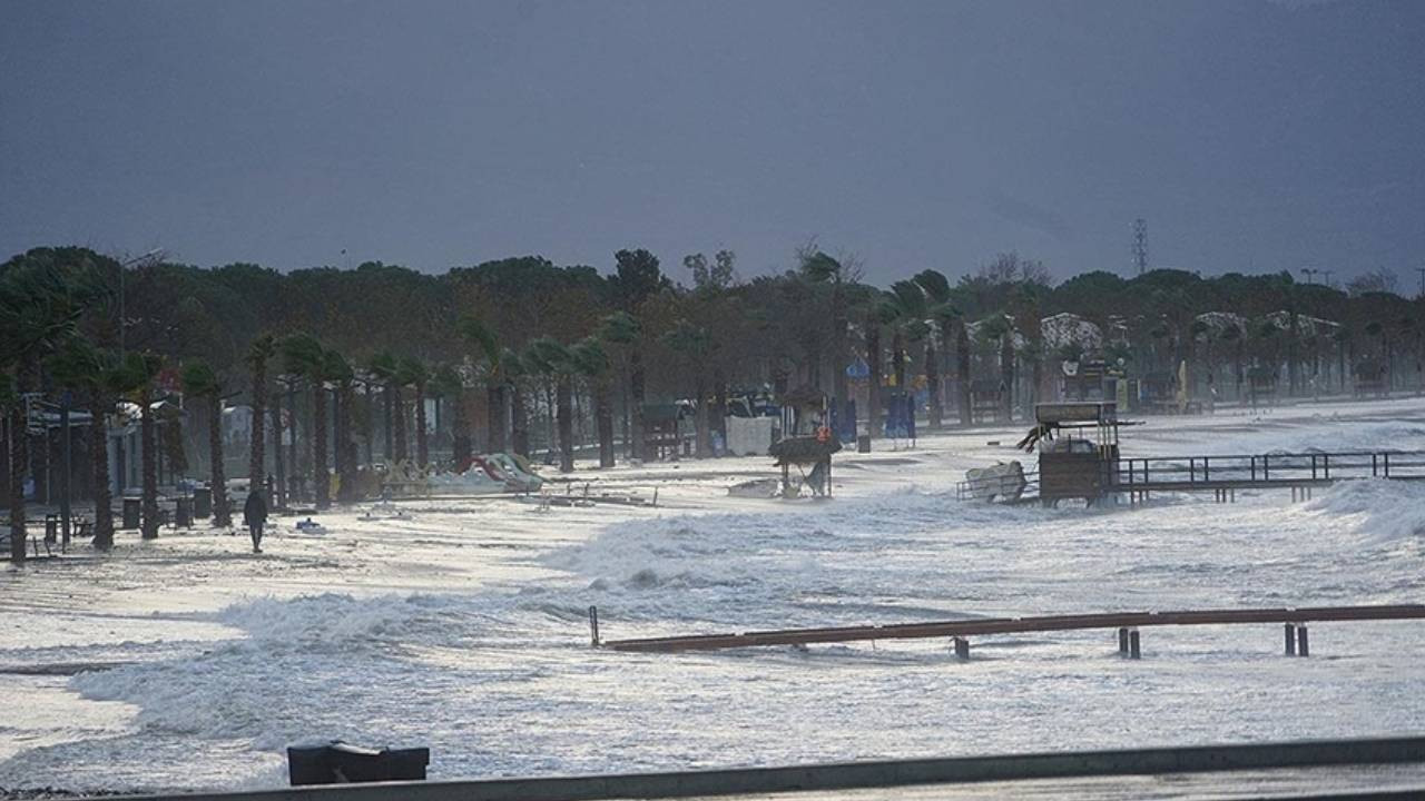 Meteoroloji'den Ege Denizi'nin kuzeyi için fırtına uyarısı