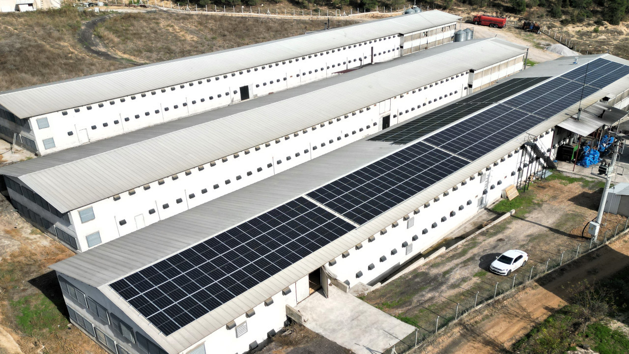 Devlet desteği ile fabrika çatısını güneş panelleriyle kapladı