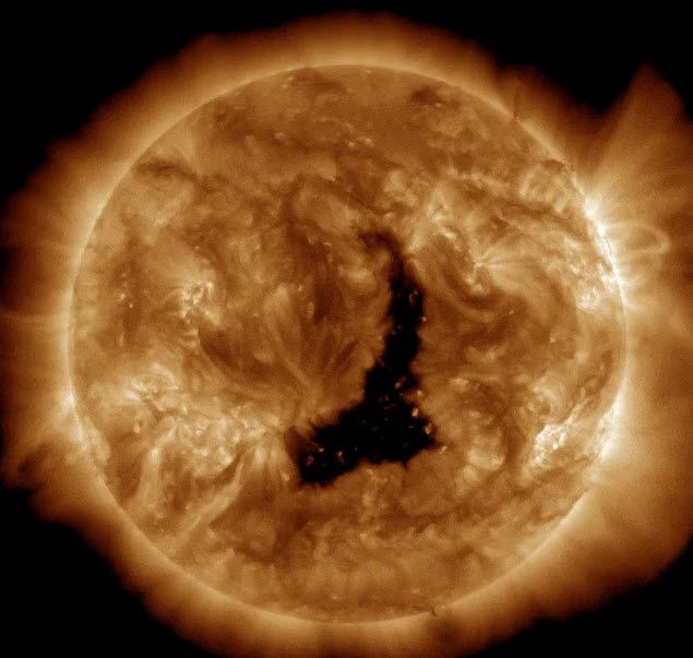 Güneş'te 'Dünya'nın 60 katı' büyüklüğünde koronal delik açıldı - Sayfa 4