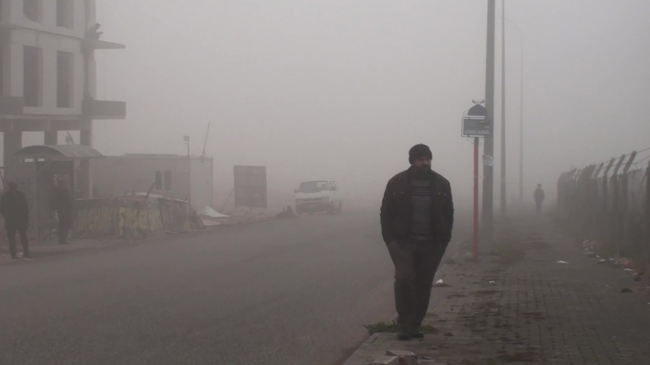 Yoğun sis Edirne'yi etkisi altına aldı