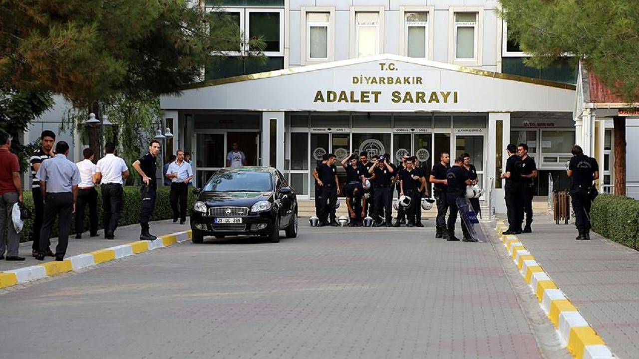 Diyarbakır Adliyesi'nde çıkan kavgada iki kişi yaralandı