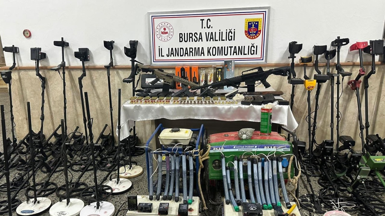Bursa'da tarihi eser kaçakçılığı operasyonu: Baba-oğul-torun gözaltına alındı