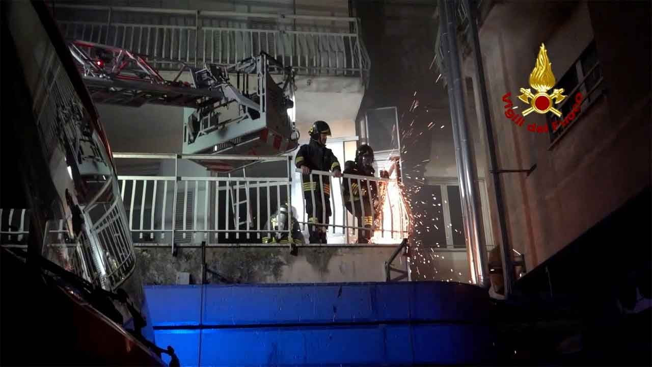 İtalya'da hastanede yangın: 3 kişi hayatını kaybetti