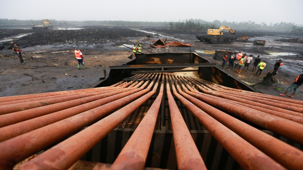 Nijerya'da petrol boru hatlarında binlerce kaçak tespit edildi