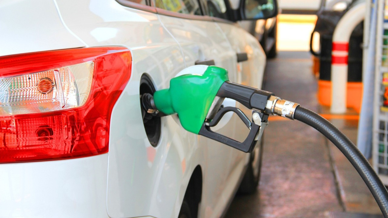 Benzin indirimi pompaya yansıdı: 10 Aralık güncel akaryakıt fiyatları