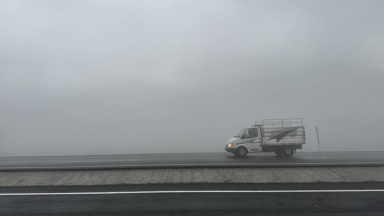 Iğdır'da yoğun sis nedeniyle trafik kazası meydana geldi