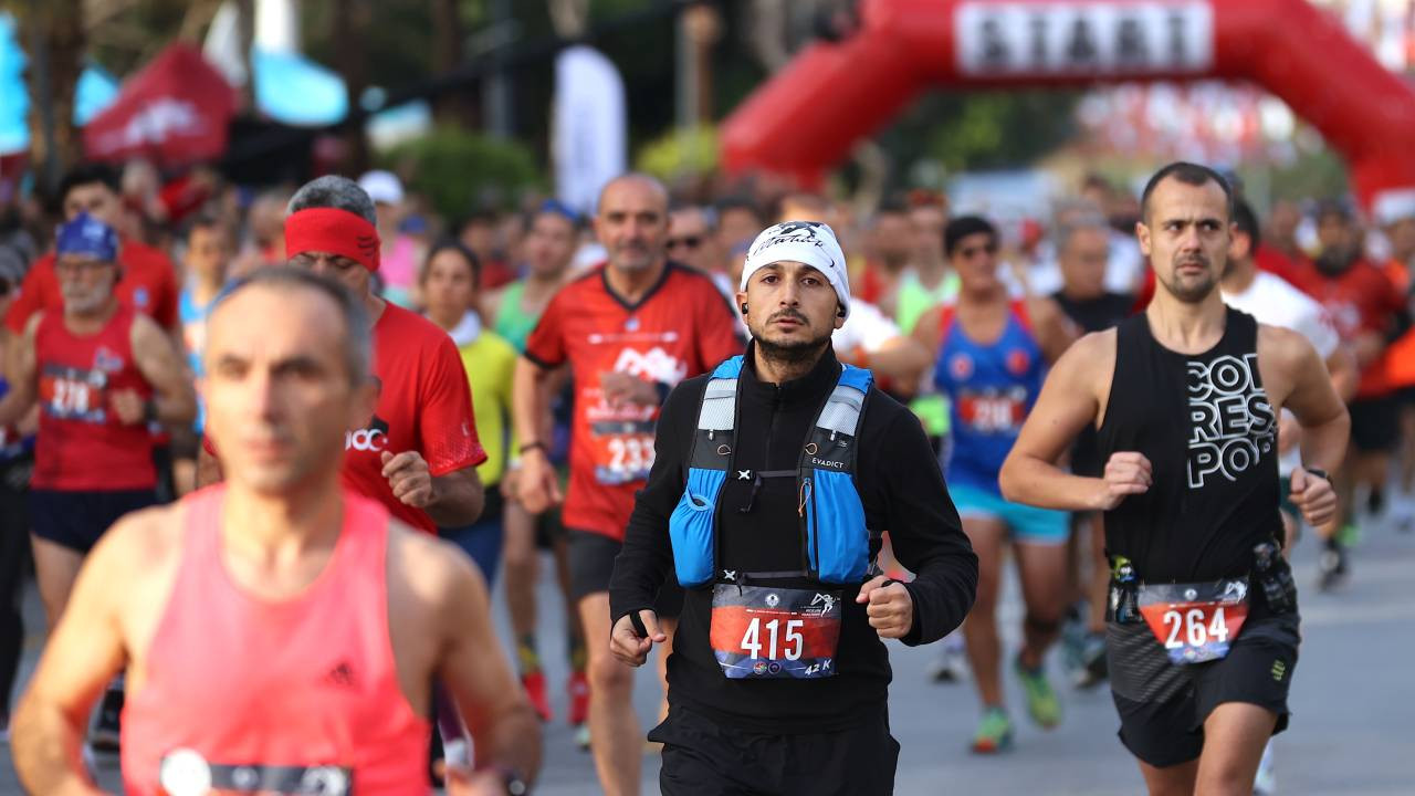 5. Uluslararası Mersin Maratonu başladı: 'Herkes koşar Mersin'e'