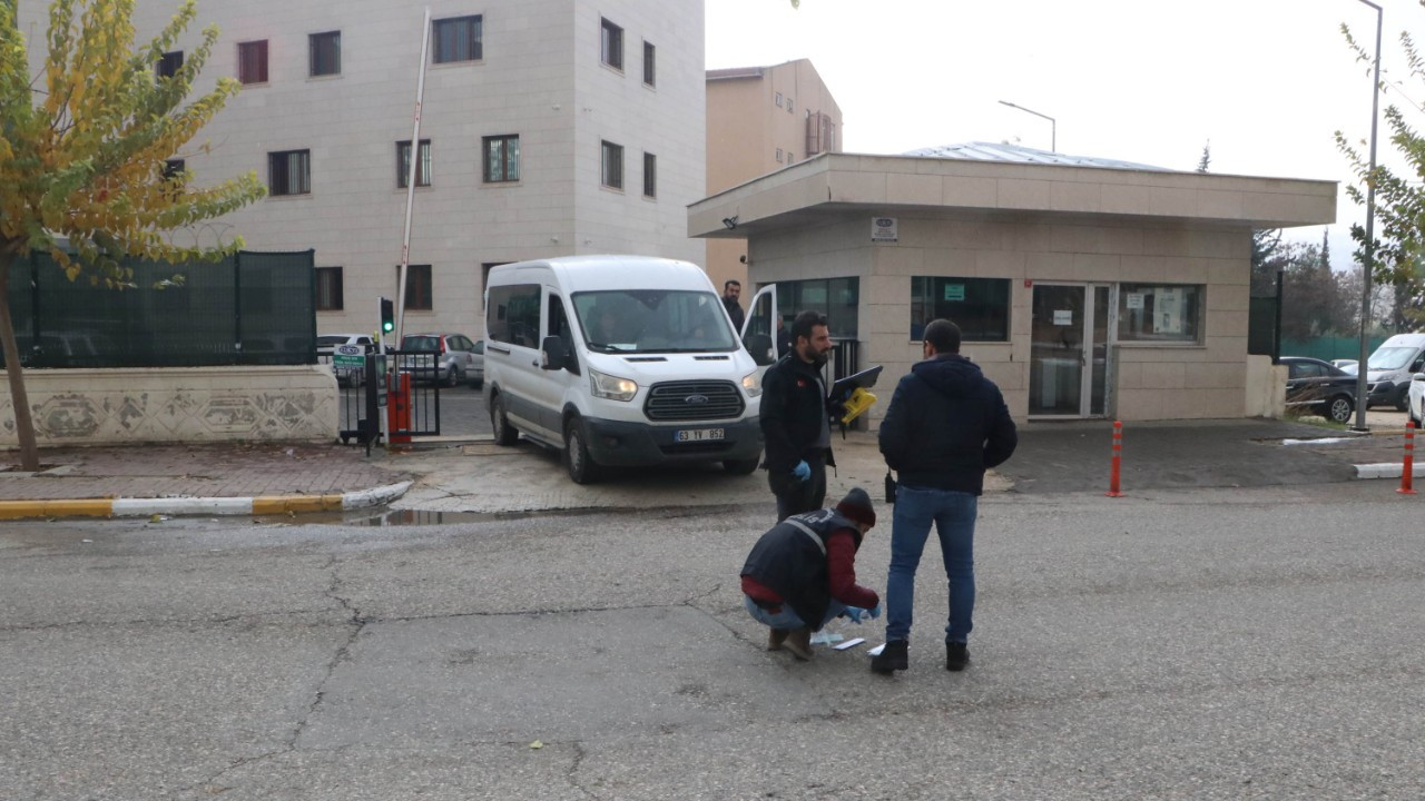 Urfa’da emniyet önünde silahlı kavga: 1 ölü, 2 yaralı