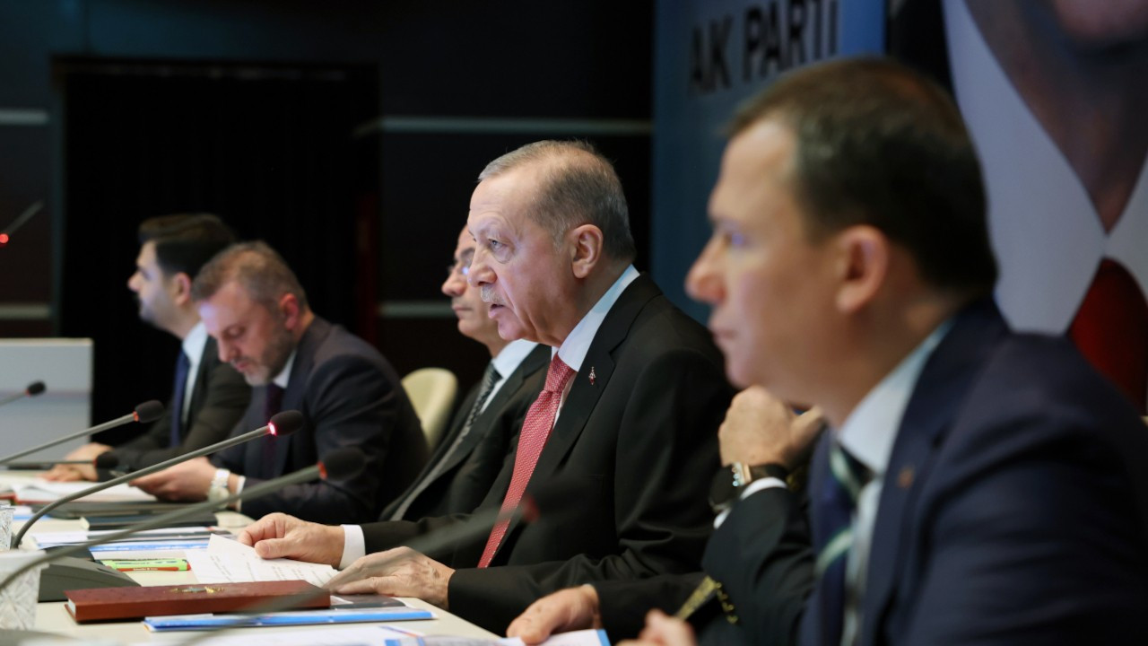 AK Parti tarihinde bir ilk: Erdoğan 3 ilde adayları teşkilata soracak