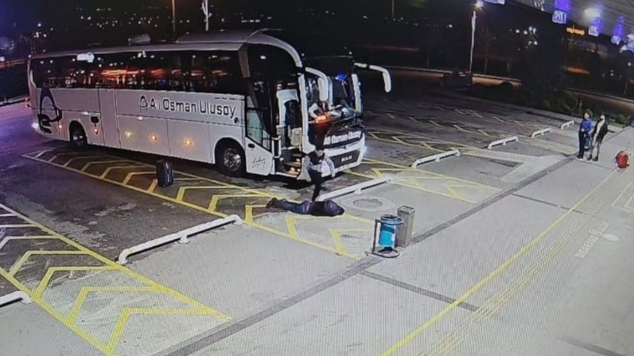 Çorum'da bir otobüs muavini yolcuyu darbetti