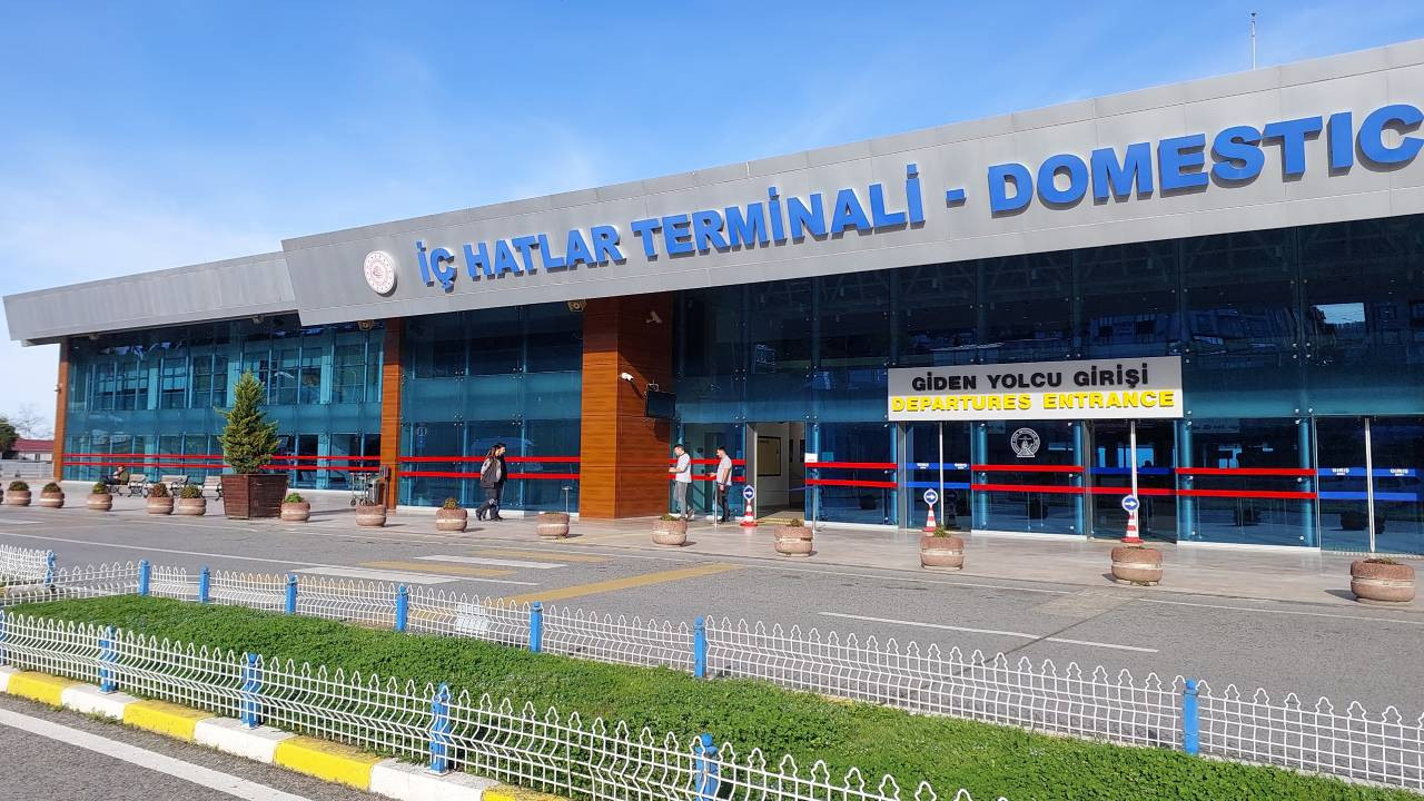 Trabzon Havalimanı'nda pist onarım çalışması başladı