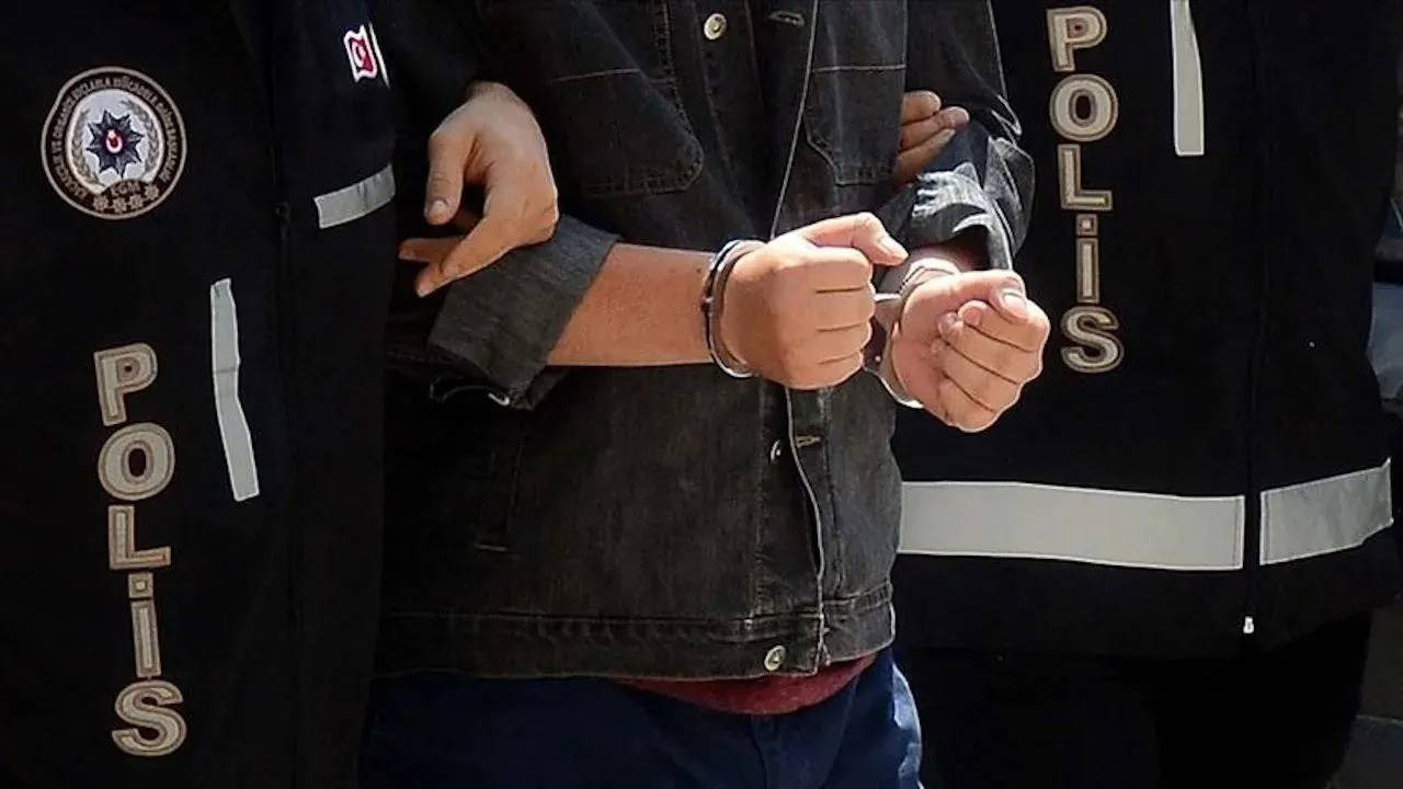 Antep'te kaçak sigara operasyonu: 4 gözaltı
