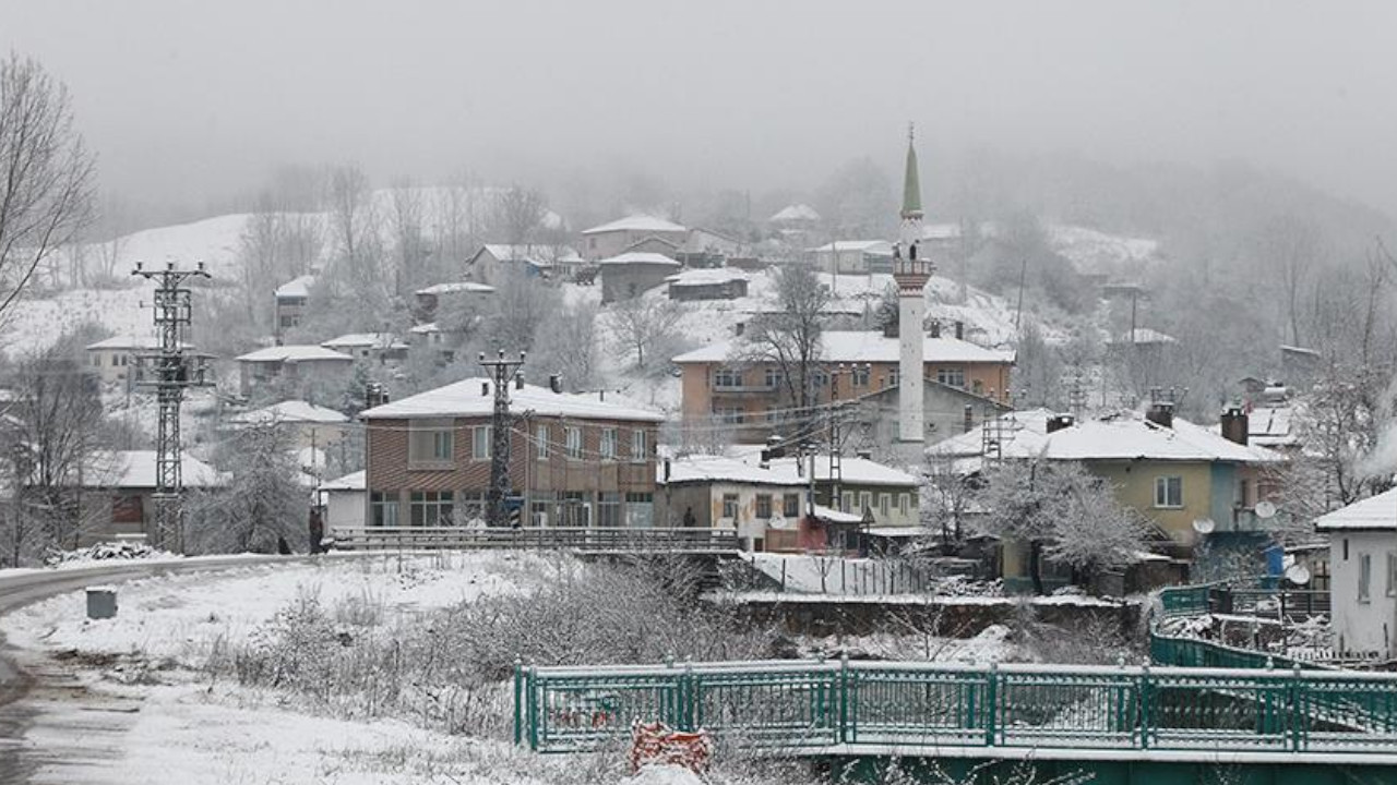Kırklareli'nde 11 köy yolu ulaşıma kapandı
