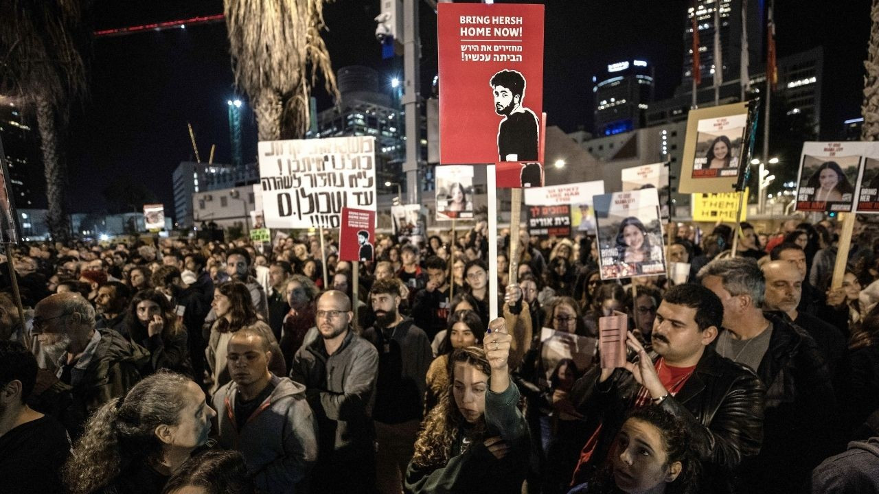 İsrail'in 3 rehineyi 'yanlışlıkla' öldürmesi sonrası Tel Aviv'de protesto