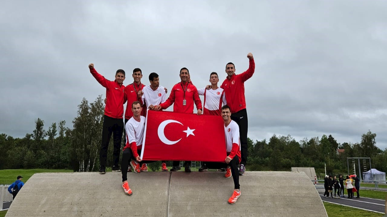TSK Engelli Koşu Bayrak Takımı'na daimi kupa