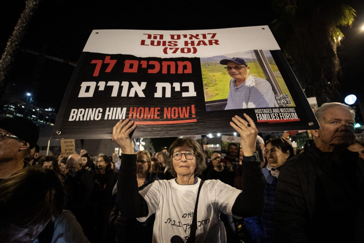 İsrail'in 3 rehineyi 'yanlışlıkla' öldürmesi sonrası Tel Aviv'de protesto - Sayfa 2