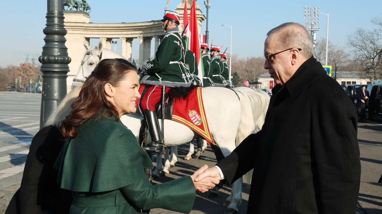Erdoğan, Budapeşte'de Macaristan Cumhurbaşkanı Novak'la görüştü