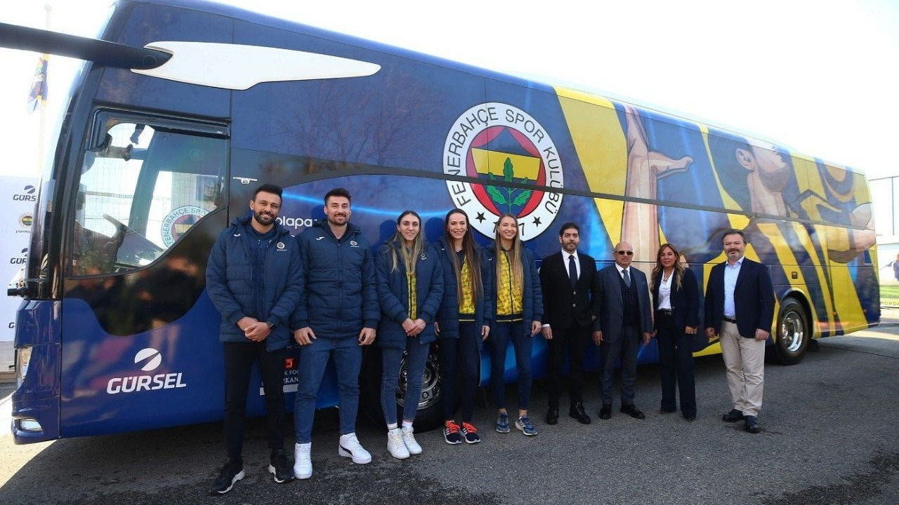 Fenerbahçe voleybol takımlarına yeni otobüs