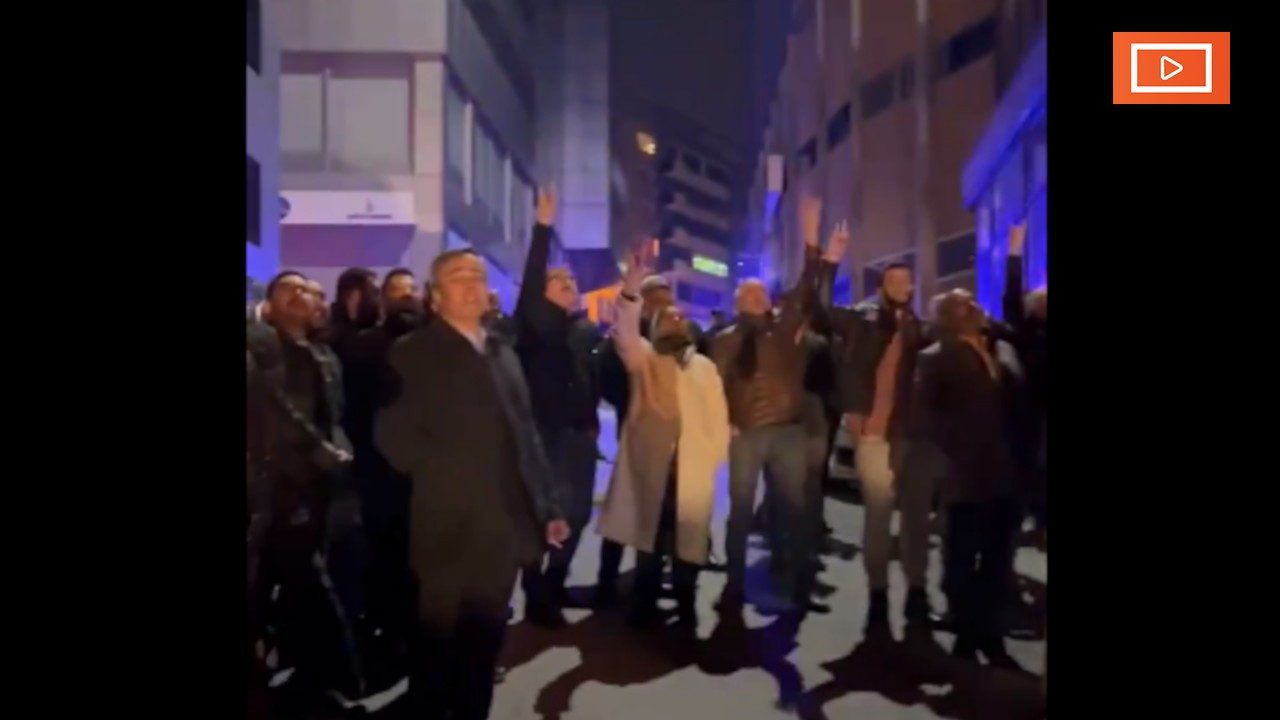 İYİ Partililer, İbrahim Özkan'ı yayına çıkaran kanalı protesto etti