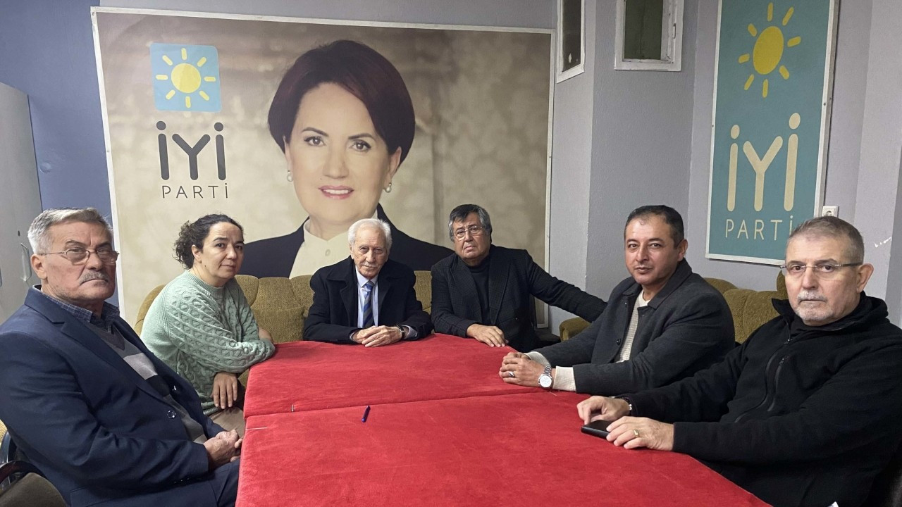 Alaşehir İYİ Parti’de 21 istifa